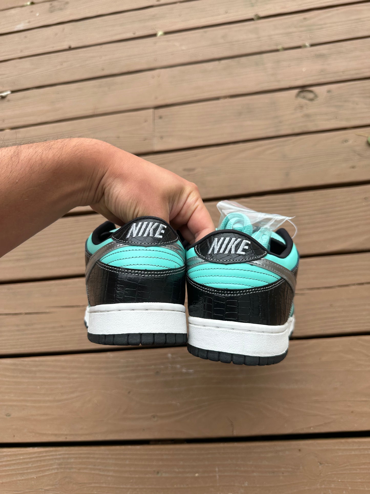 Size 10.5 - Nike SB Dunk Low Pro x Diamond Supply Co. Tiffany