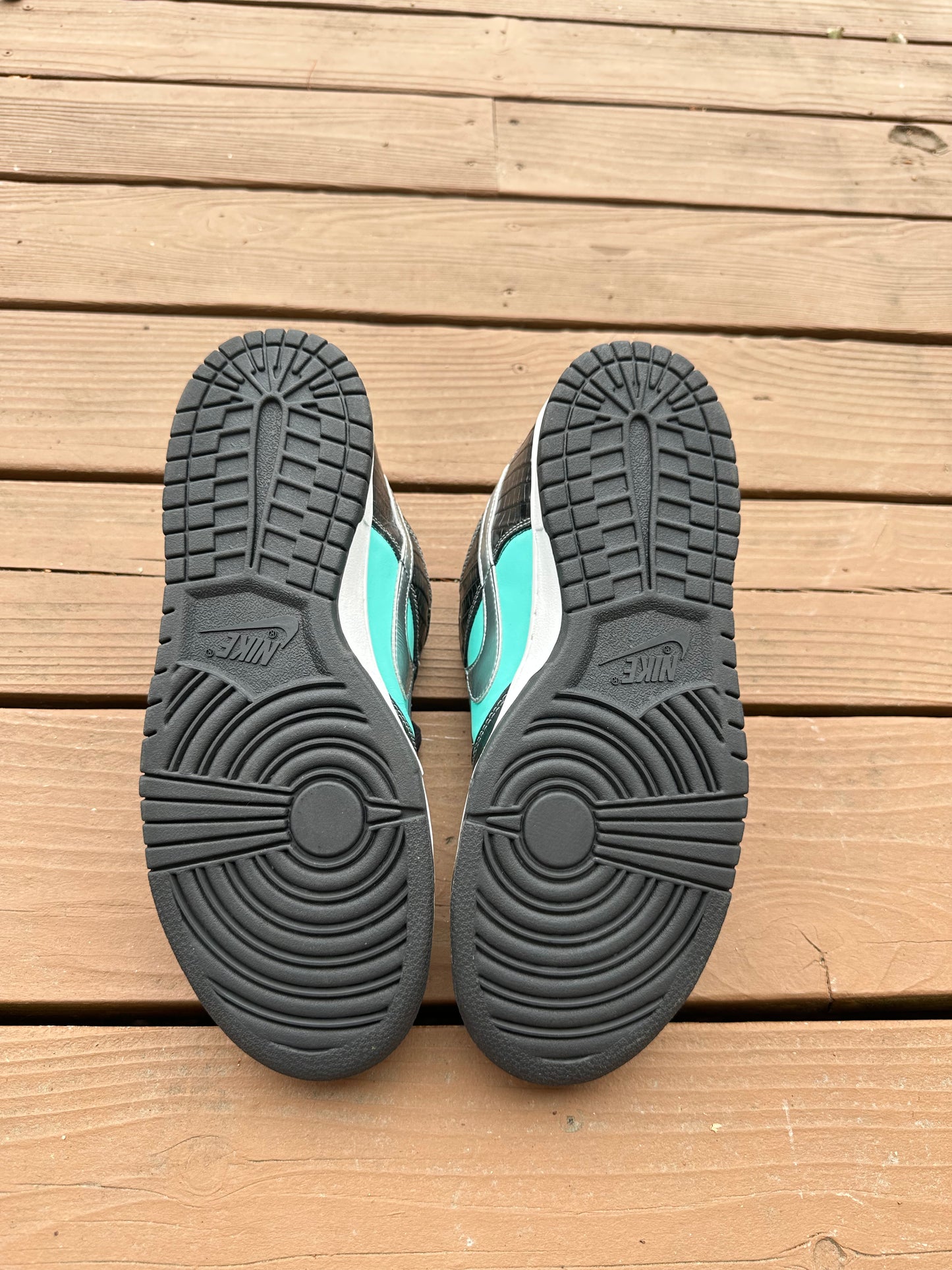 Size 10.5 - Nike SB Dunk Low Pro x Diamond Supply Co. Tiffany