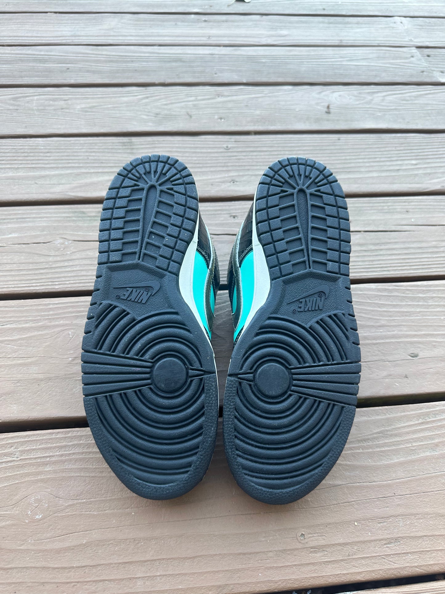 Size 9 - Nike SB Dunk Low Pro x Diamond Supply Co. Tiffany