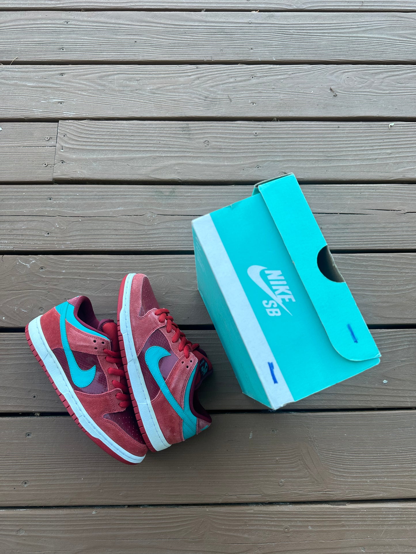 Size 9 - Nike Dunk Low Pro SB Brickhouse Turbo Green SAMPLE