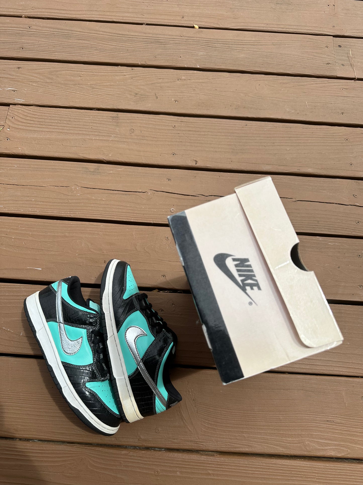 Size 9 - Nike SB Dunk Low Pro x Diamond Supply Co. Tiffany