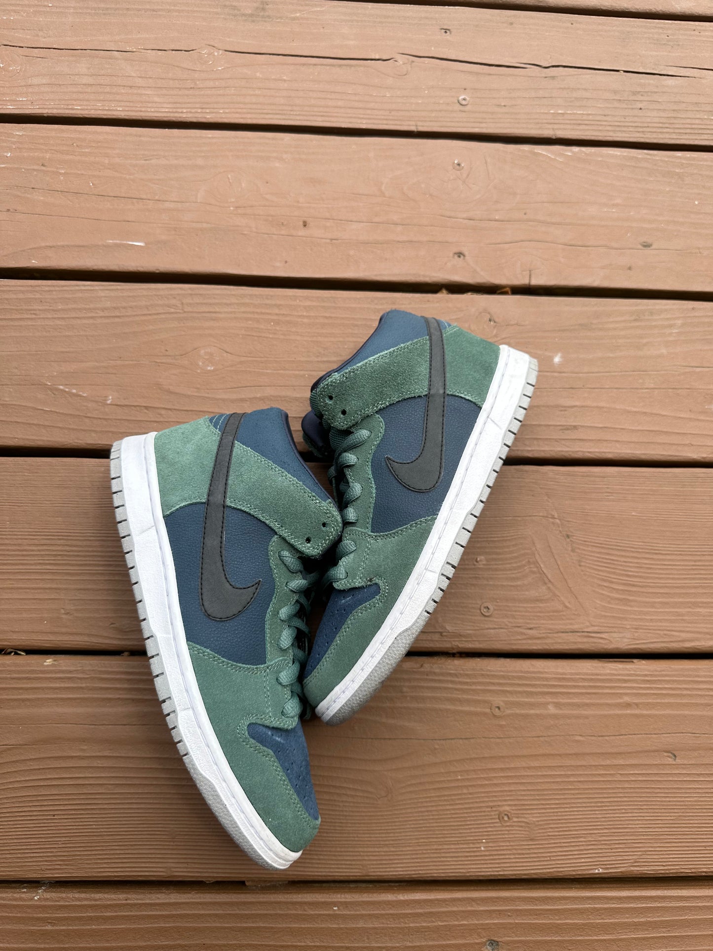 Size 8 - Nike Dunk Mid Pro SB Nori