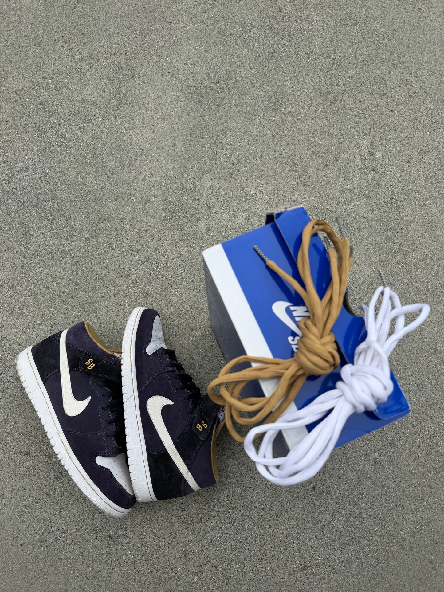 Size 10.5 - Nike Dunk Mid Pro SB Abyss