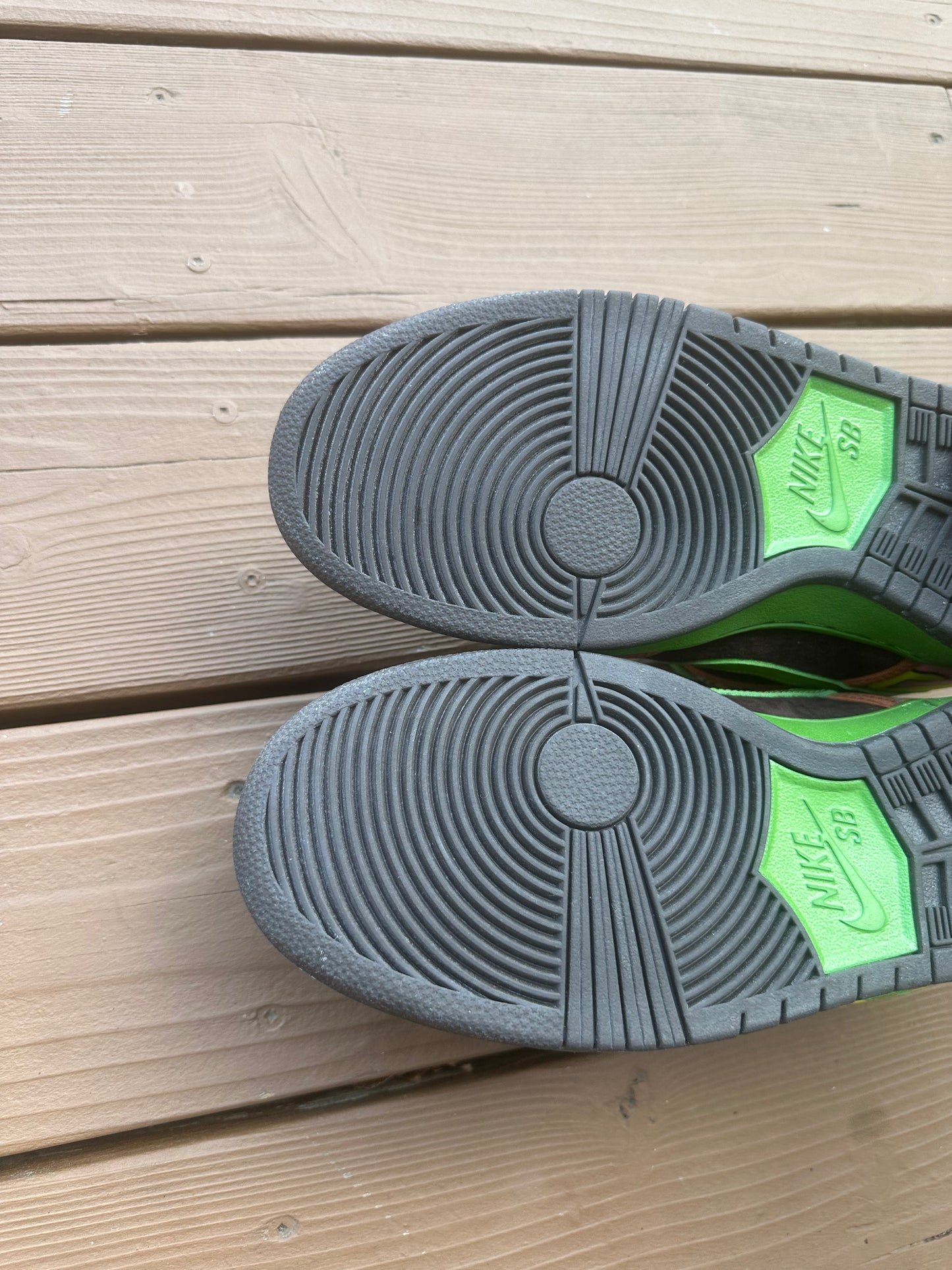 Size 9 - Nike Dunk Low Premium SB De La Soul