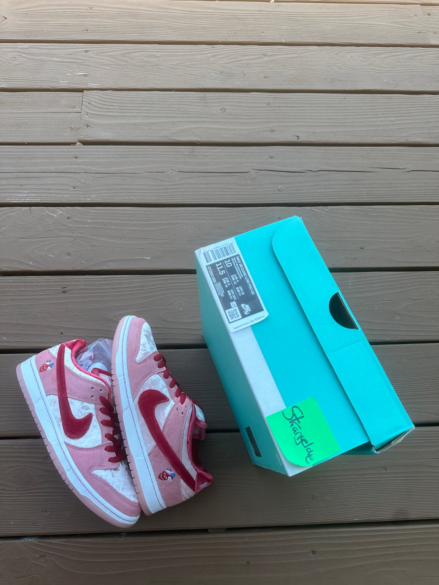 Size 10 - StrangeLove x Dunk Low SB Valentine's Day
