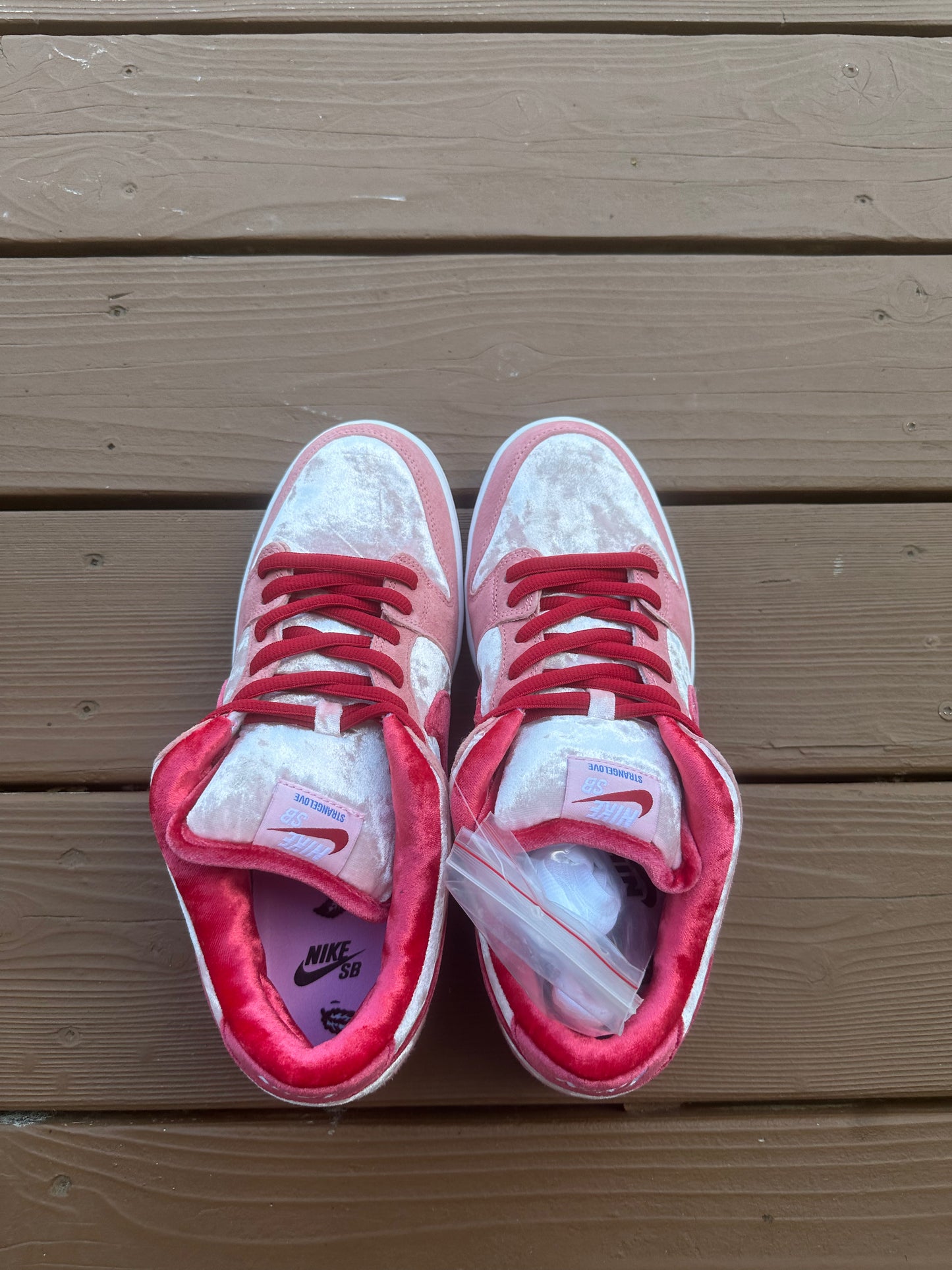 Size 10 - StrangeLove x Dunk Low SB Valentine's Day