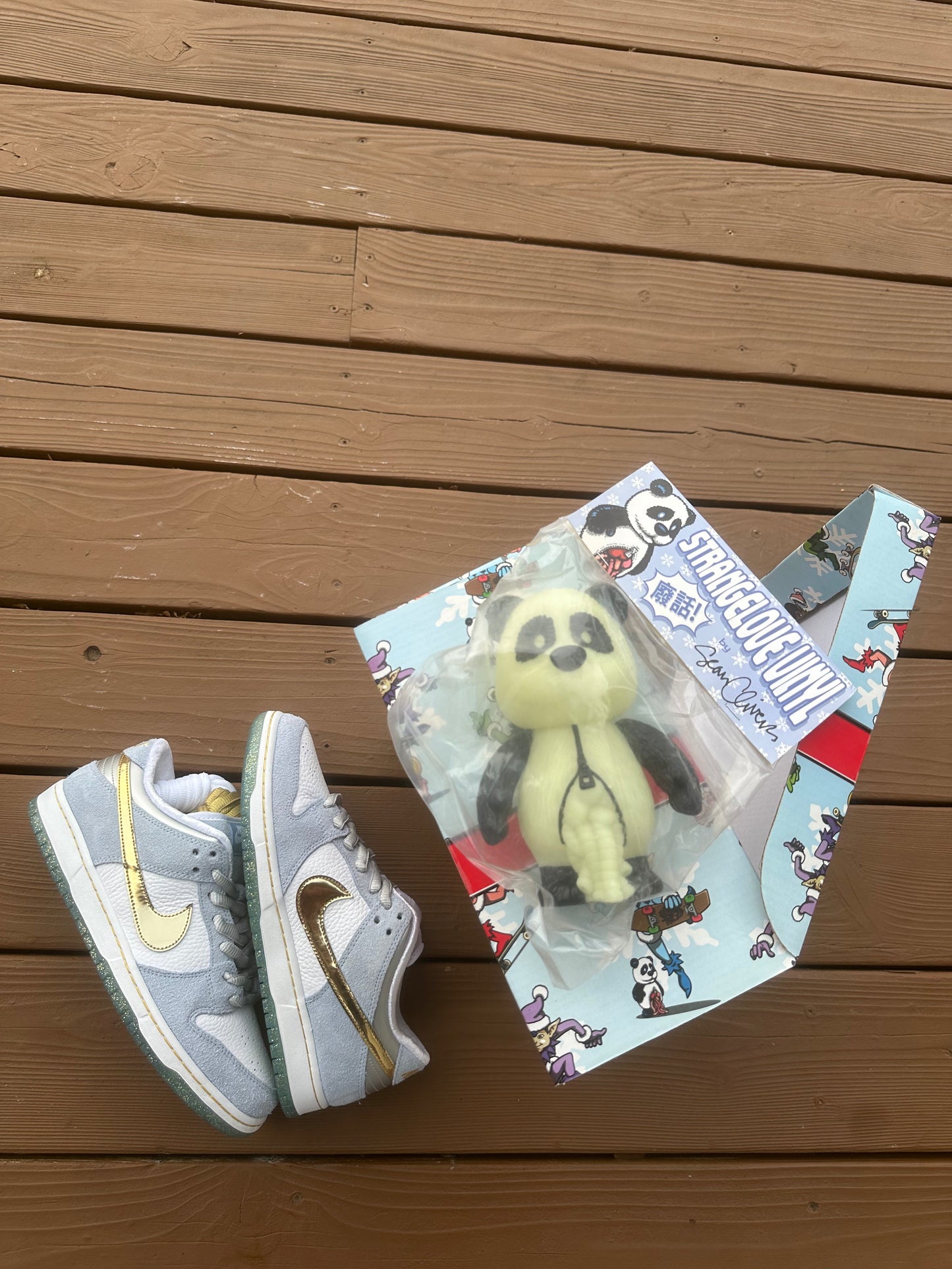 Size 10 - Sean Cliver x Nike SB Dunk Low Pro QS 'Holiday Special Box'