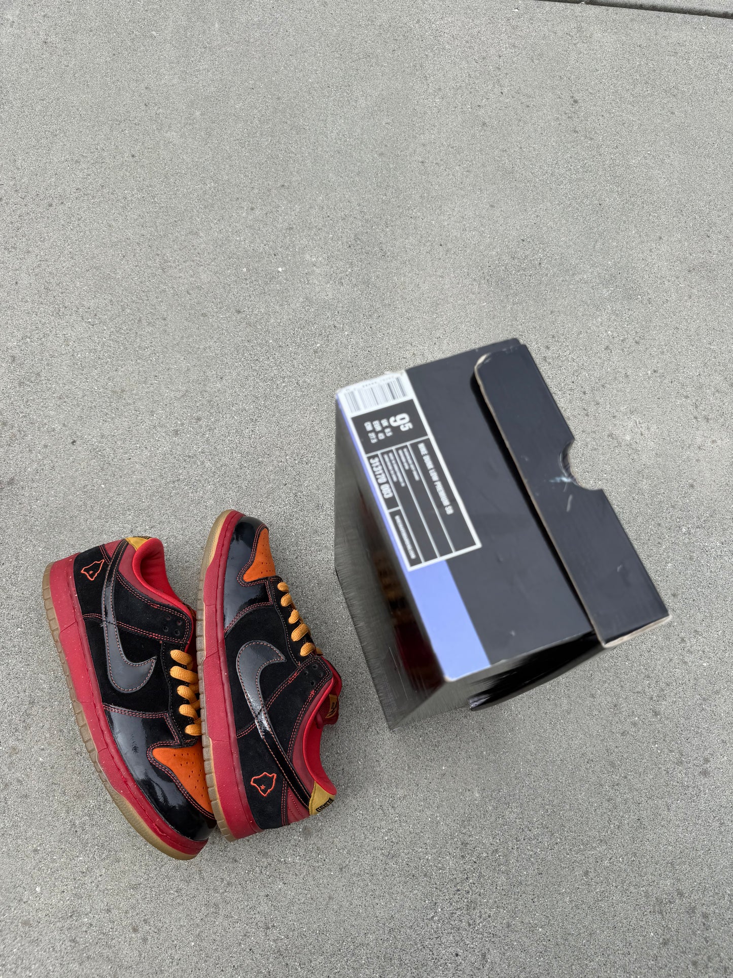 Size 9.5 - Nike Dunk Low Premium SB Hawaii