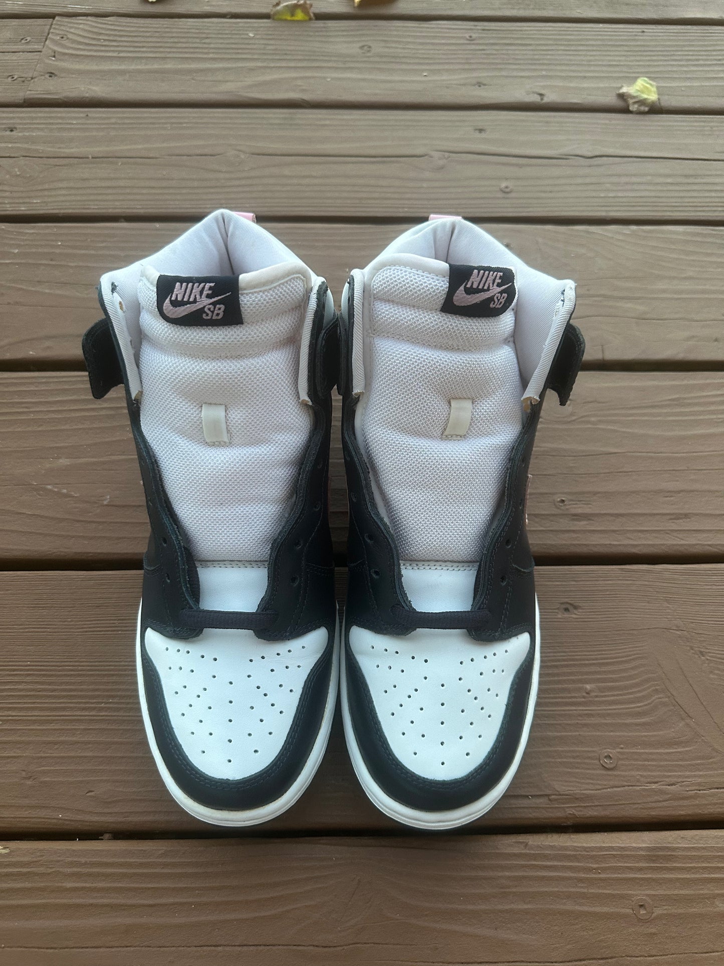Size 9.5 - Nike Dunk High Pro SB Shy Pink