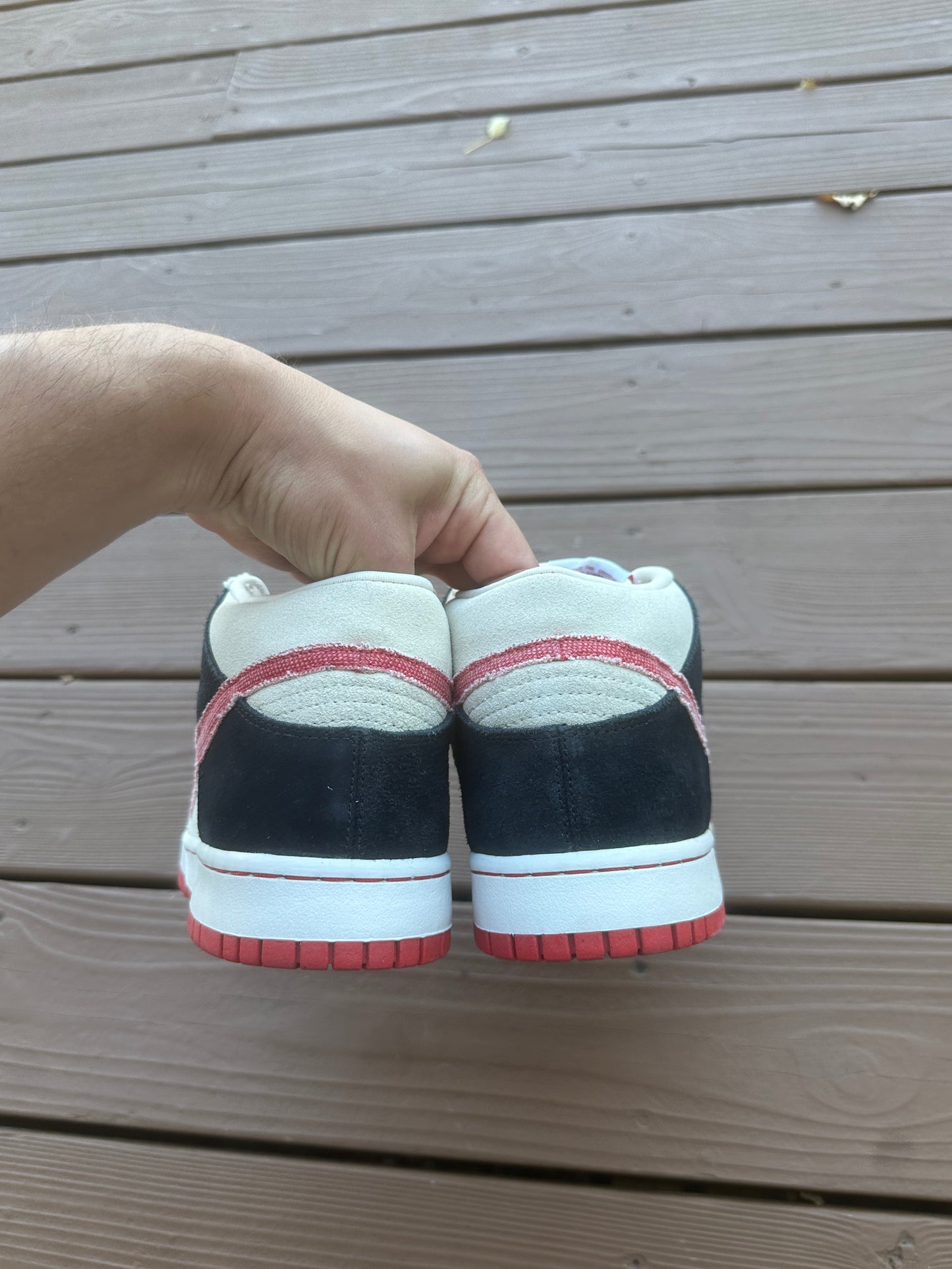 Size 9.5 - Nike Dunk Mid Pro SB Ryu
