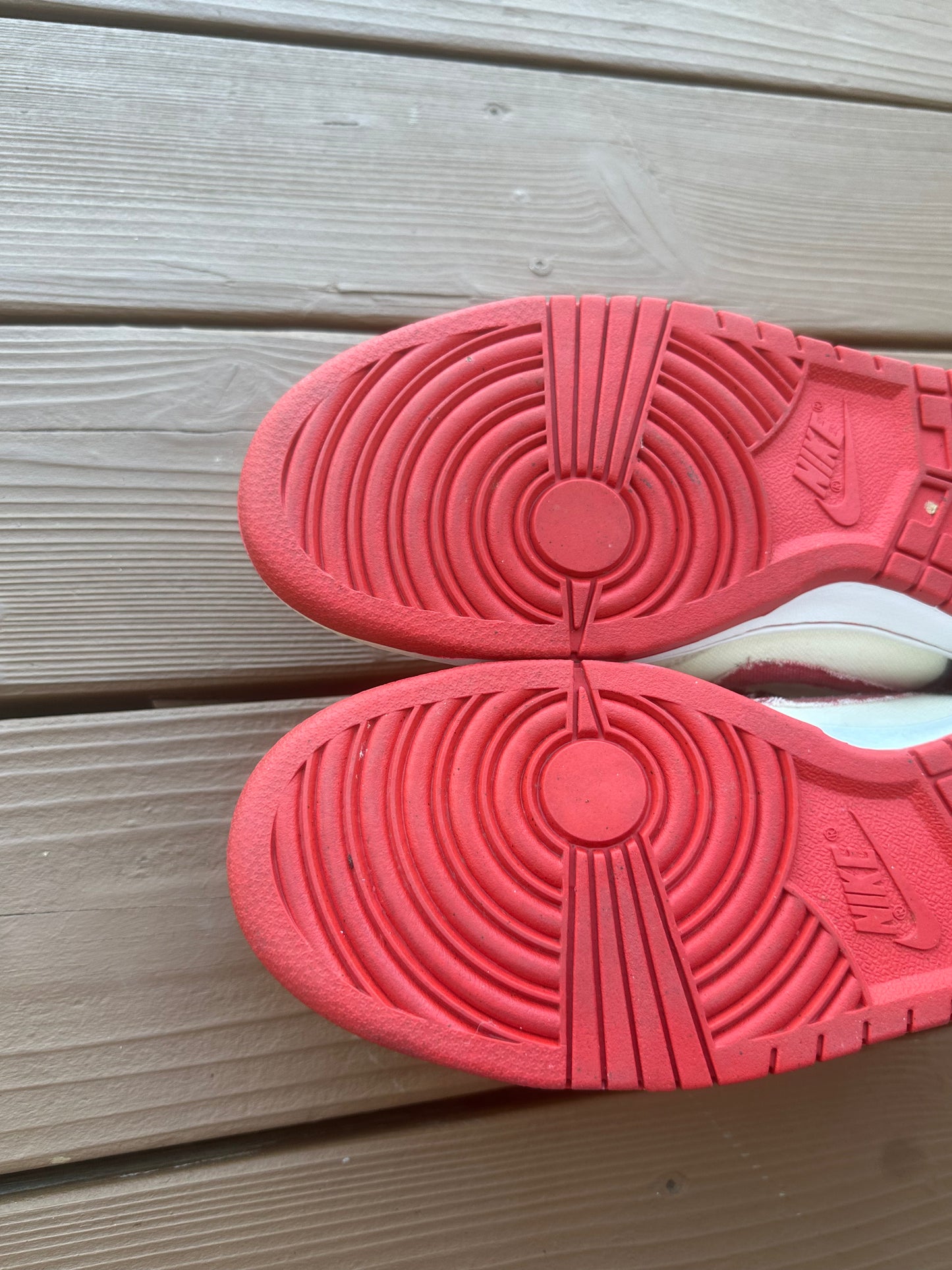 Size 9.5 - Nike Dunk Mid Pro SB Ryu