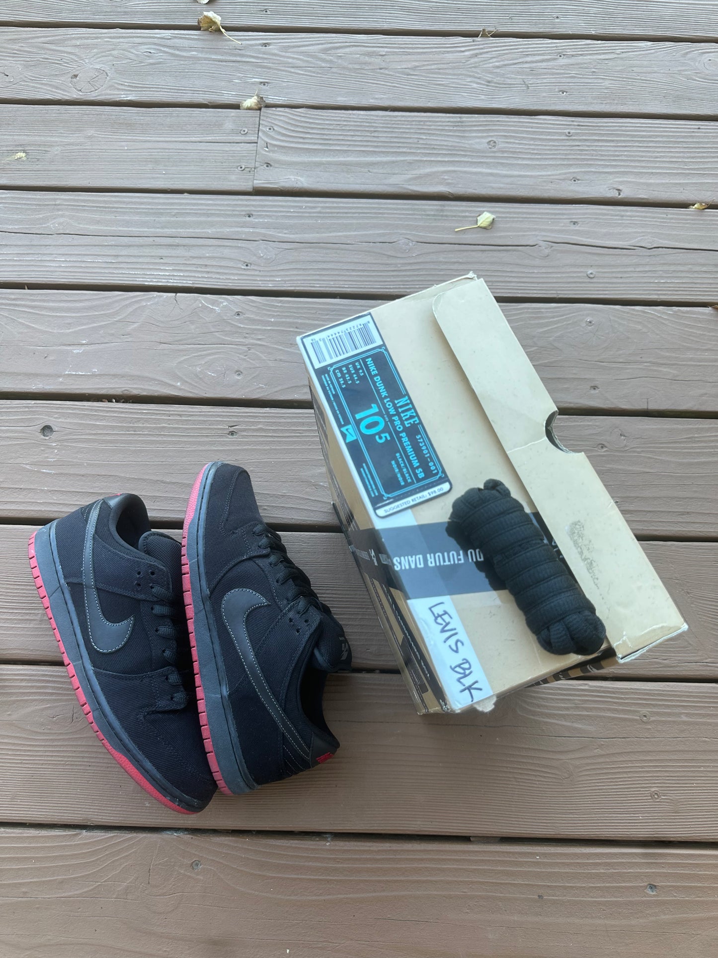 Size 10.5 - Nike Dunk Low Premium SB Levi's