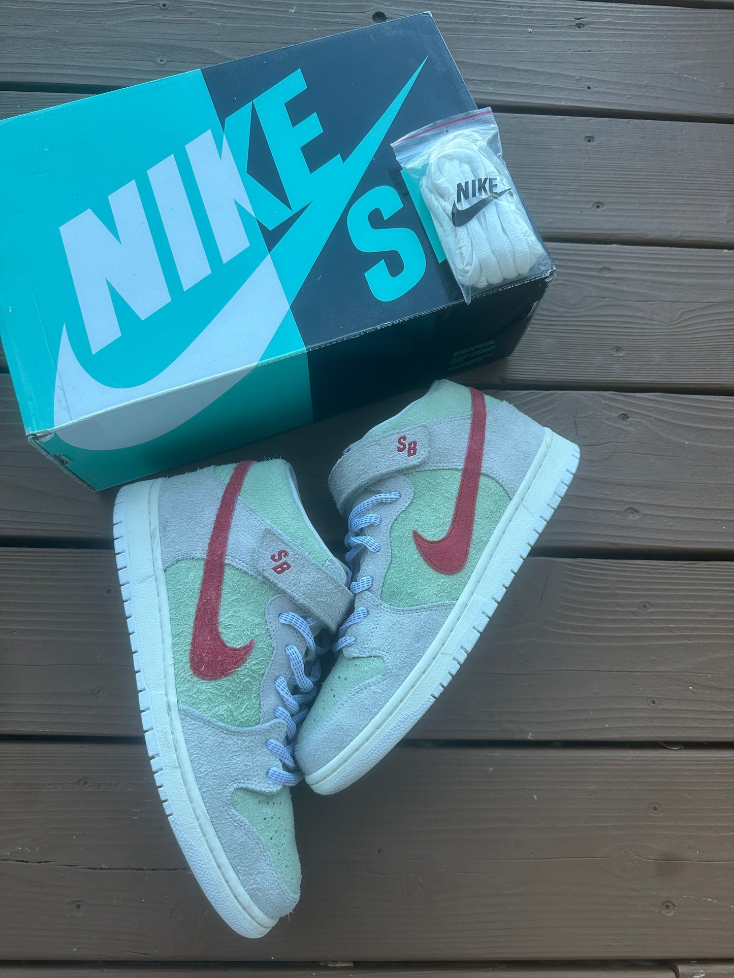Size 10.5 - Nike SB Dunk Mid Pro QS White Widow