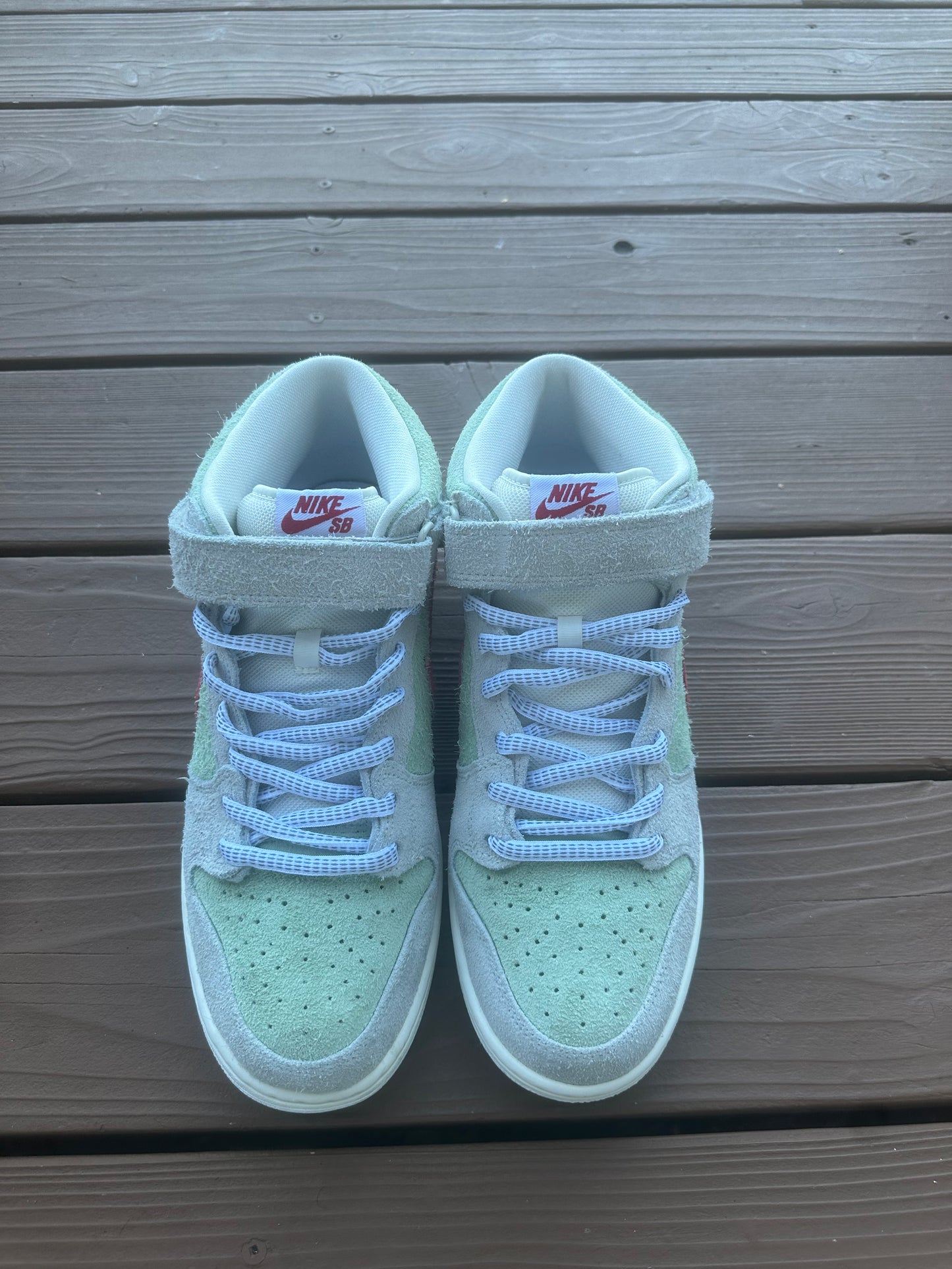 Size 10.5 - Nike SB Dunk Mid Pro QS White Widow