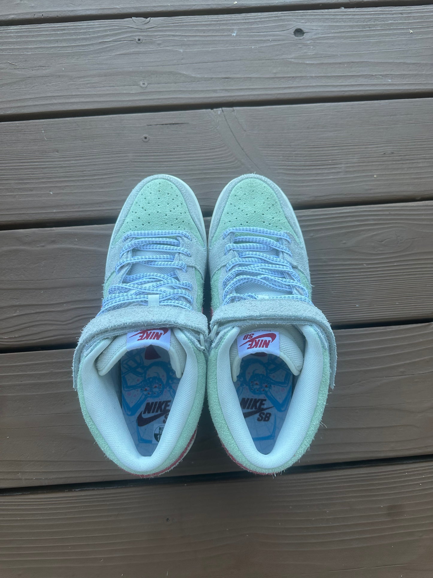 Size 10.5 - Nike SB Dunk Mid Pro QS White Widow