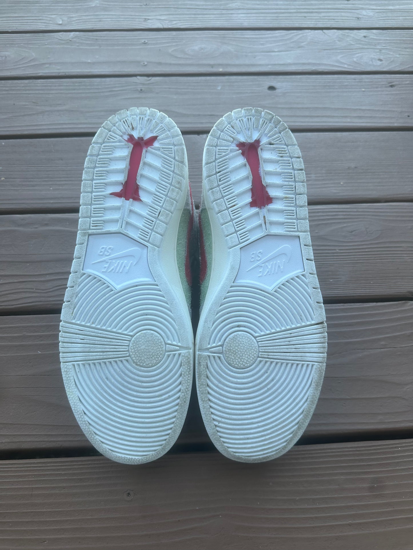 Size 10.5 - Nike SB Dunk Mid Pro QS White Widow