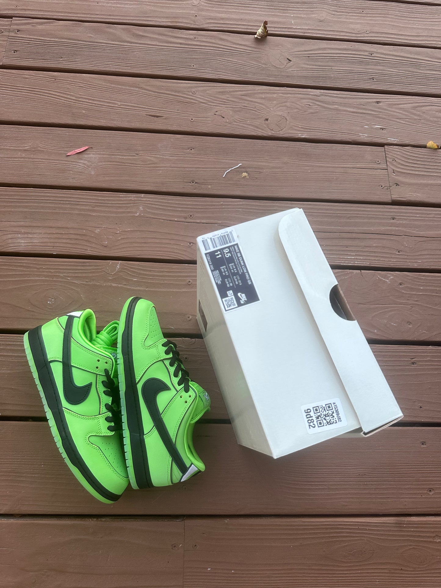 Size 9.5 - The Powerpuff Girls x Dunk Low Pro SB QS 'Buttercup'