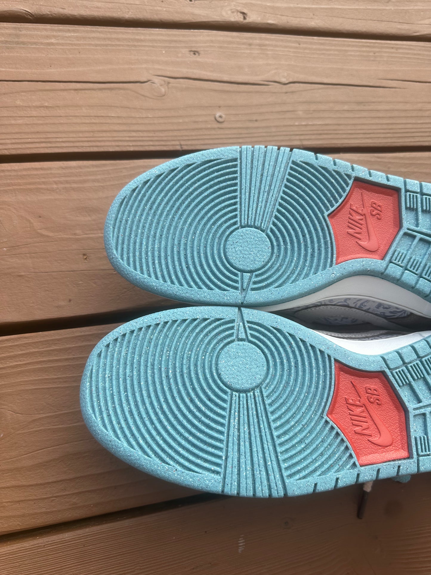 Size 10 - Nike SB Dunk Low Big Money Savings