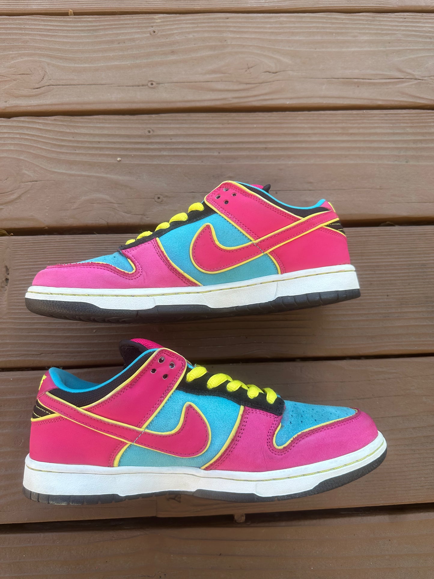 Size 9 - Nike Dunk Low Pro SB Ms. Pacman