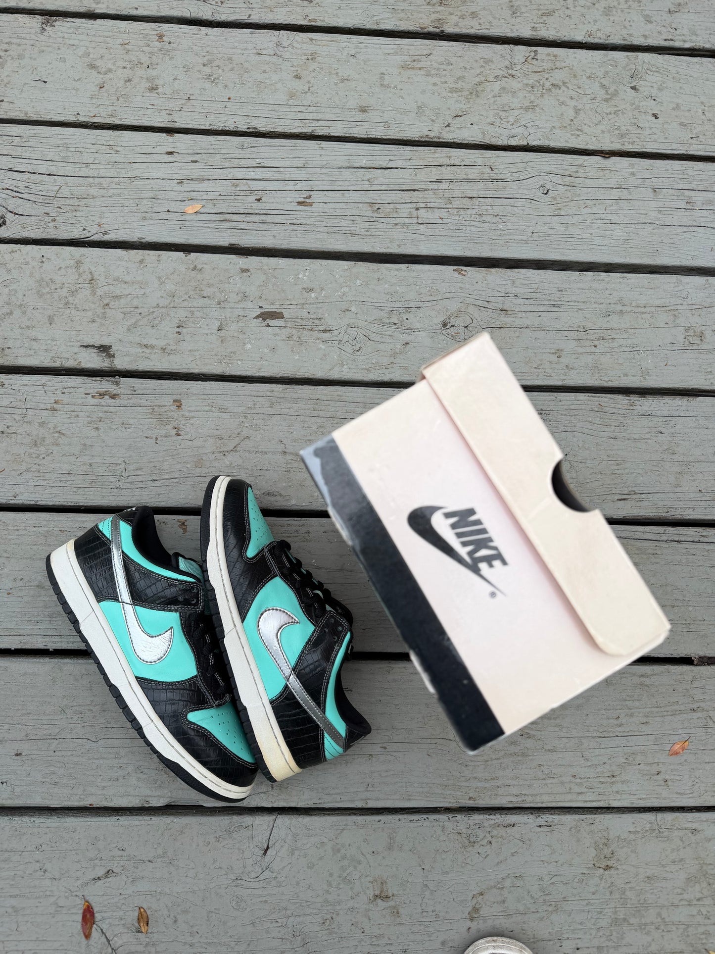 Size 9 - Nike SB Dunk Low Pro x Diamond Supply Co. Tiffany