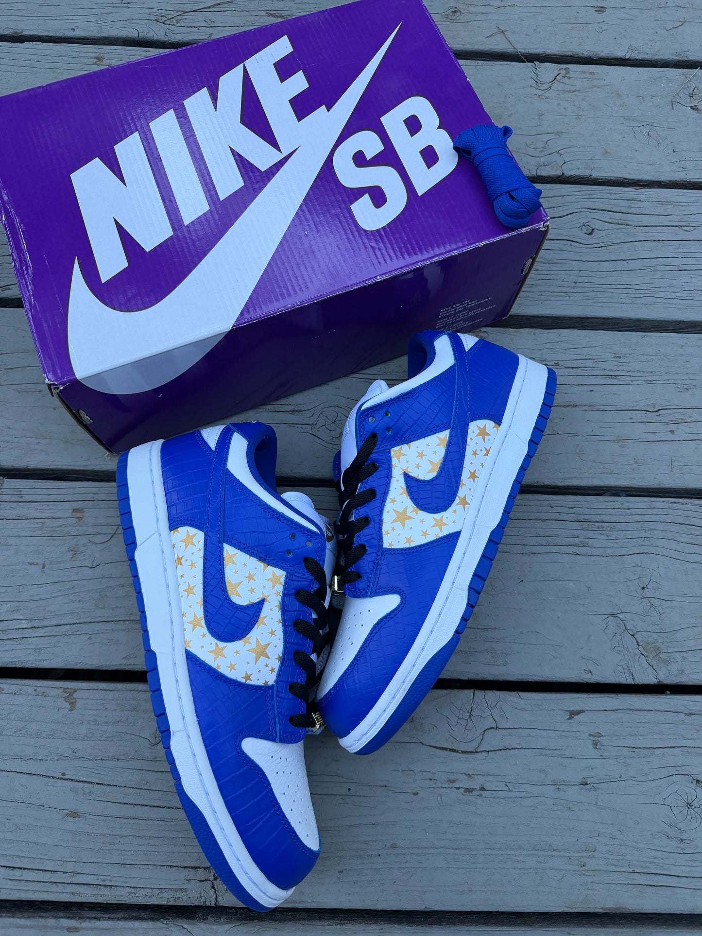 Size 10 - Supreme x Nike Dunk Low SB QS Hyper Royal