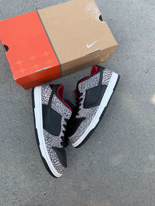Size 9 - Supreme x Nike SB Dunk Low Pro Black Cement