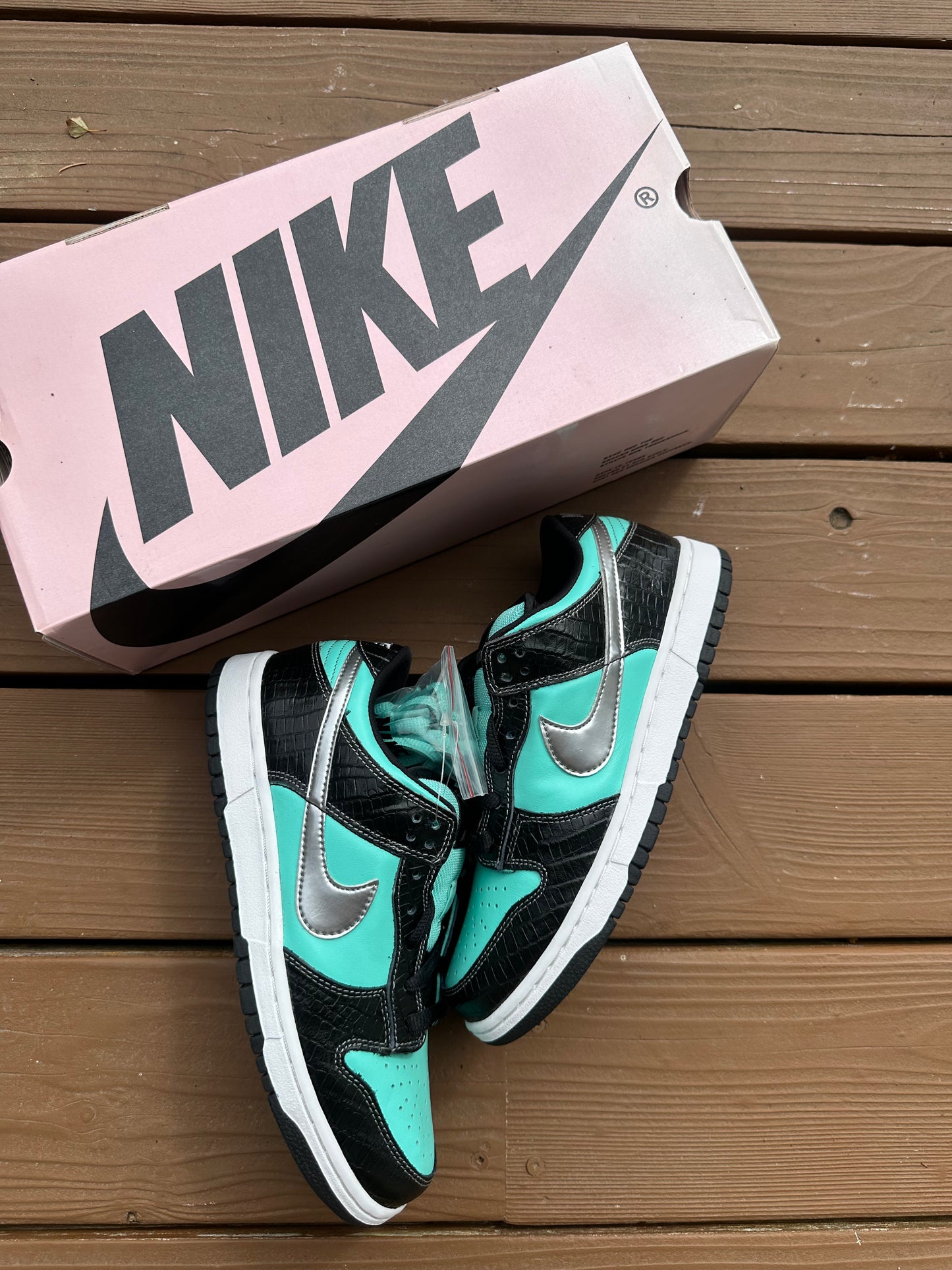 Size 8 - Nike SB Dunk Low Pro x Diamond Supply Co. Tiffany