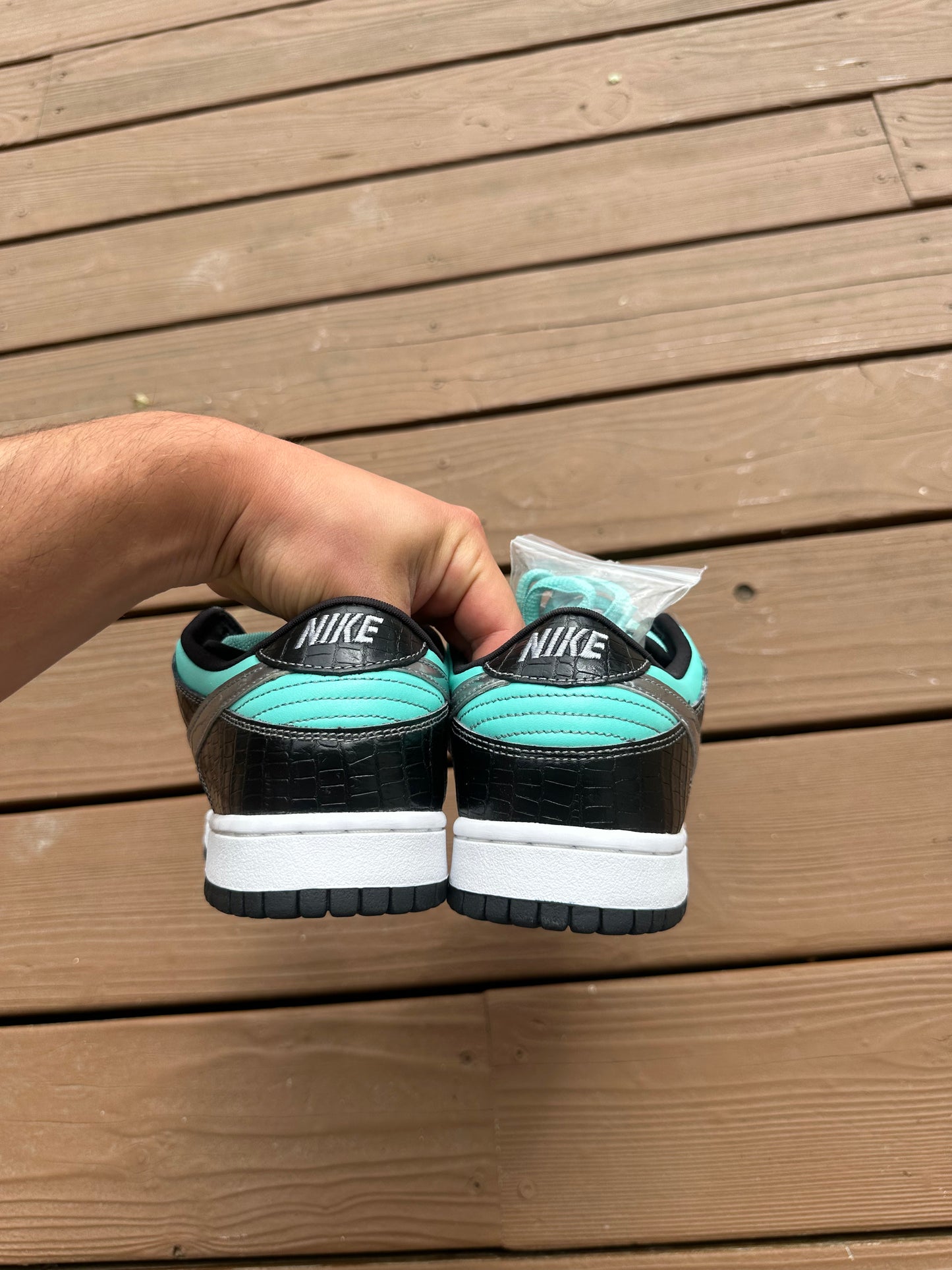Size 8 - Nike SB Dunk Low Pro x Diamond Supply Co. Tiffany