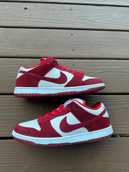 Size 8.5 - Nike Dunk Low Premium SB Valentines Day