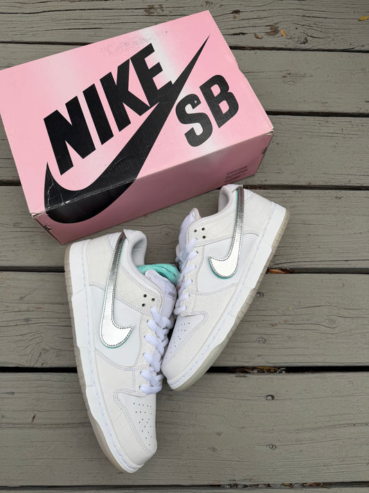 Size 10 - Diamond Supply Co. x Nike SB Dunk Low Pro White Diamond