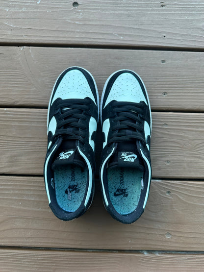 Size 9.5 - Nike SB Zoom Dunk Low Pro Barely Green