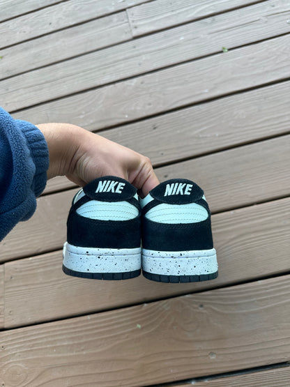 Size 9.5 - Nike SB Zoom Dunk Low Pro Barely Green