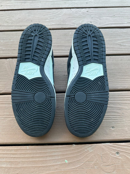 Size 9.5 - Nike SB Zoom Dunk Low Pro Barely Green