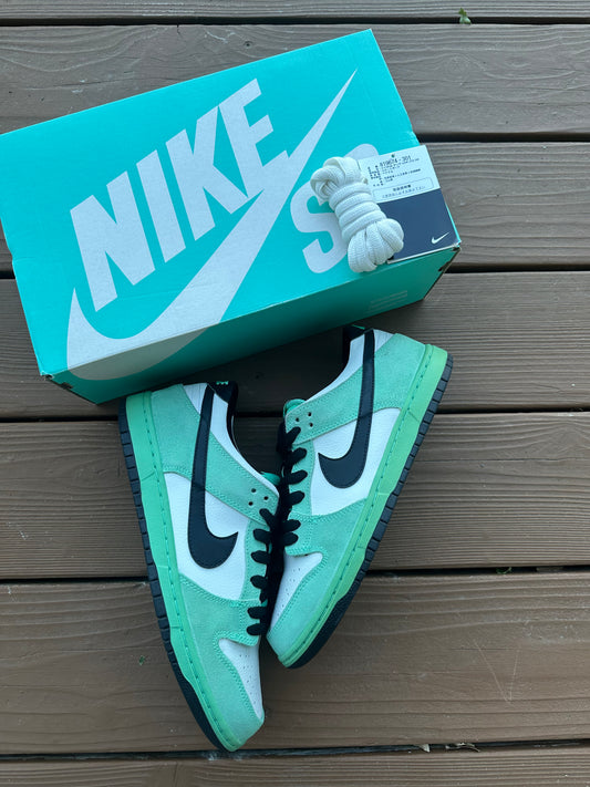 Size 9 - Nike SB Dunk Low Pro IW Sea Crystal