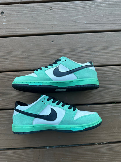 Size 9 - Nike SB Dunk Low Pro IW Sea Crystal