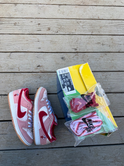 Size 10 - StrangeLove x Dunk Low SB Valentine's Day