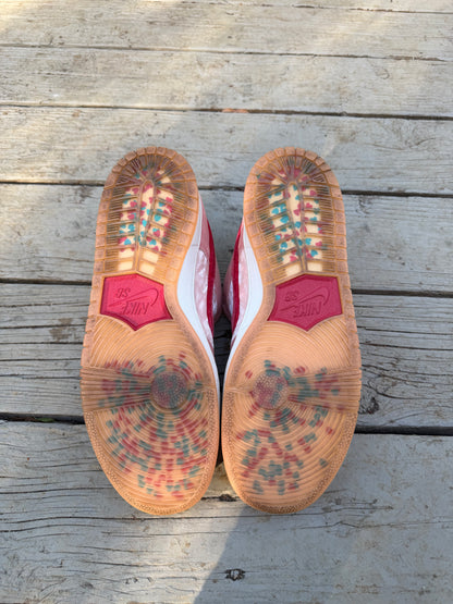 Size 10 - StrangeLove x Dunk Low SB Valentine's Day