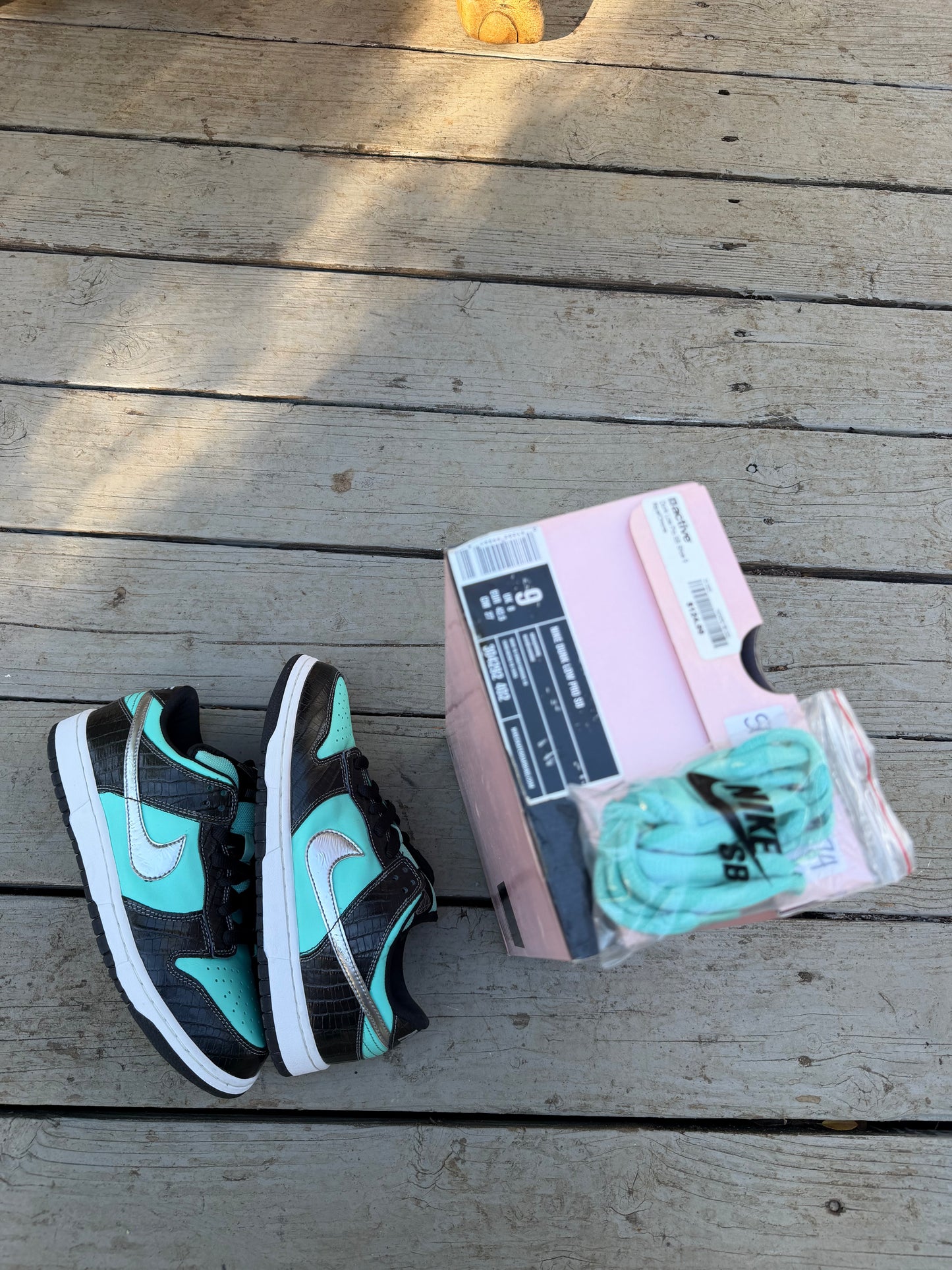 Size 9 - Nike SB Dunk Low Pro x Diamond Supply Co. Tiffany