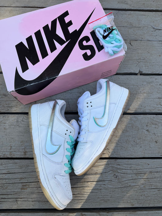 Size 10 - Diamond Supply Co. x Nike SB Dunk Low Pro White Diamond