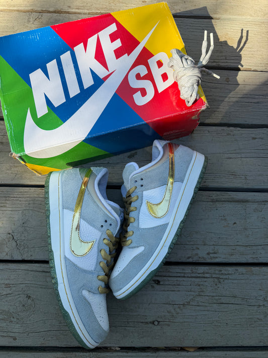 Size 10 - Sean Cliver x Nike SB Dunk Low Pro QS 'Holiday Special'