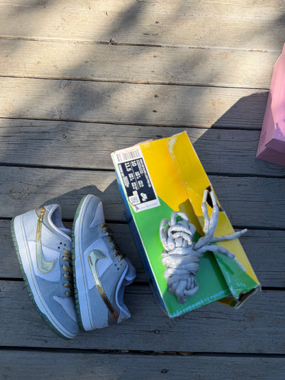 Size 10 - Sean Cliver x Nike SB Dunk Low Pro QS 'Holiday Special'