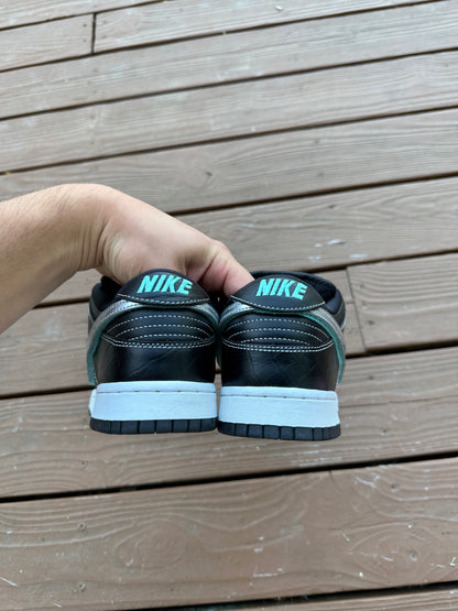 Size 9 - Diamond Supply Co. x Nike SB Dunk Low Pro Black Diamond