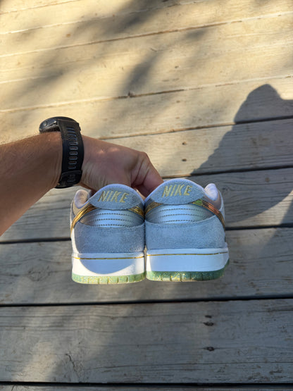 Size 10 - Sean Cliver x Nike SB Dunk Low Pro QS 'Holiday Special'