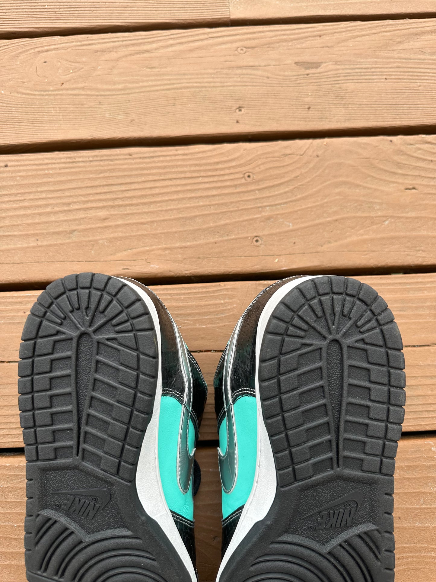 Size 10.5 - Nike SB Dunk Low Pro x Diamond Supply Co. Tiffany