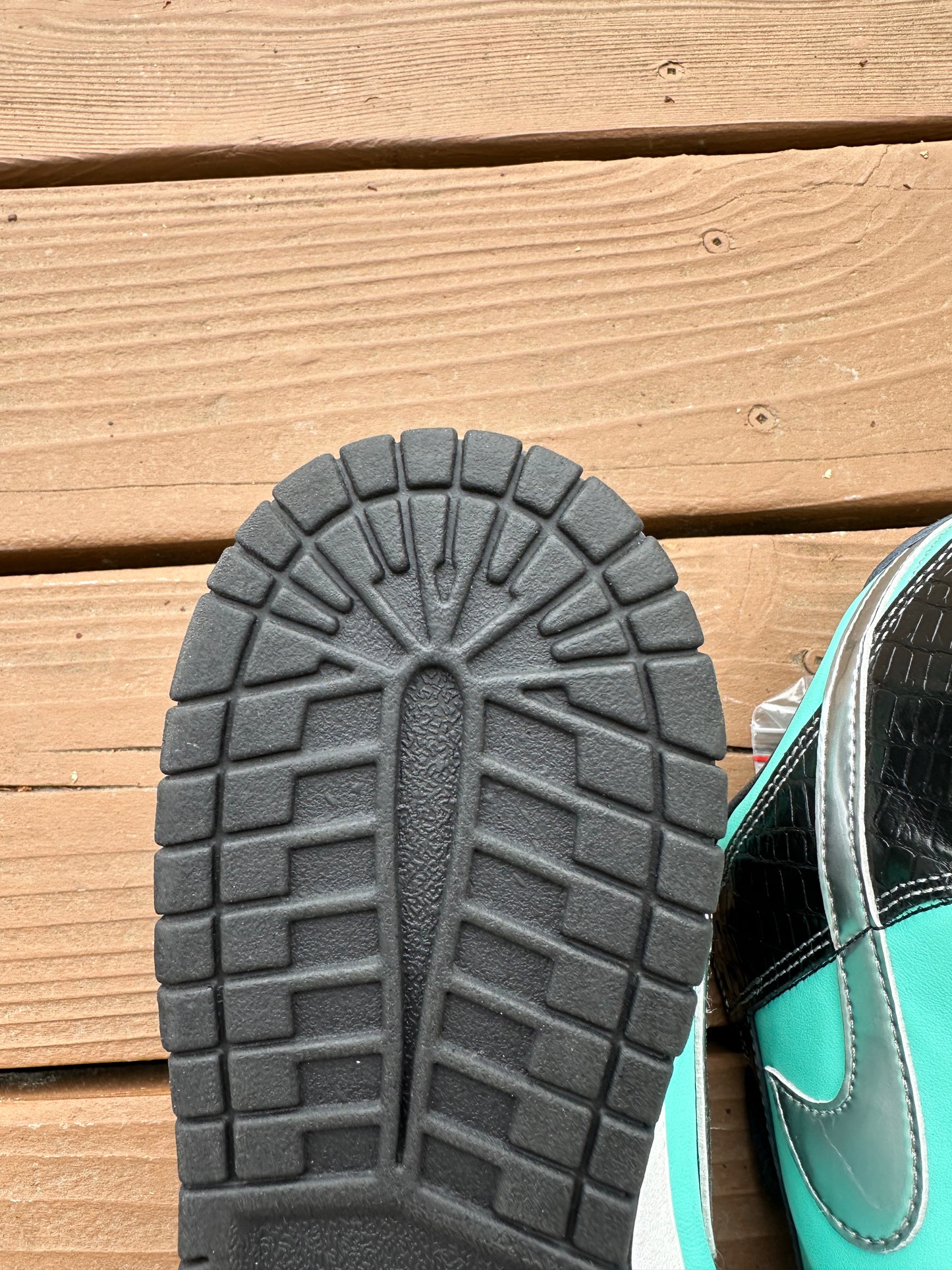 Size 10.5 - Nike SB Dunk Low Pro x Diamond Supply Co. Tiffany