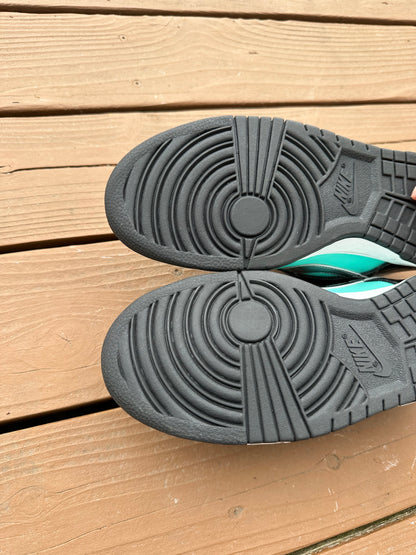 Size 10.5 - Nike SB Dunk Low Pro x Diamond Supply Co. Tiffany