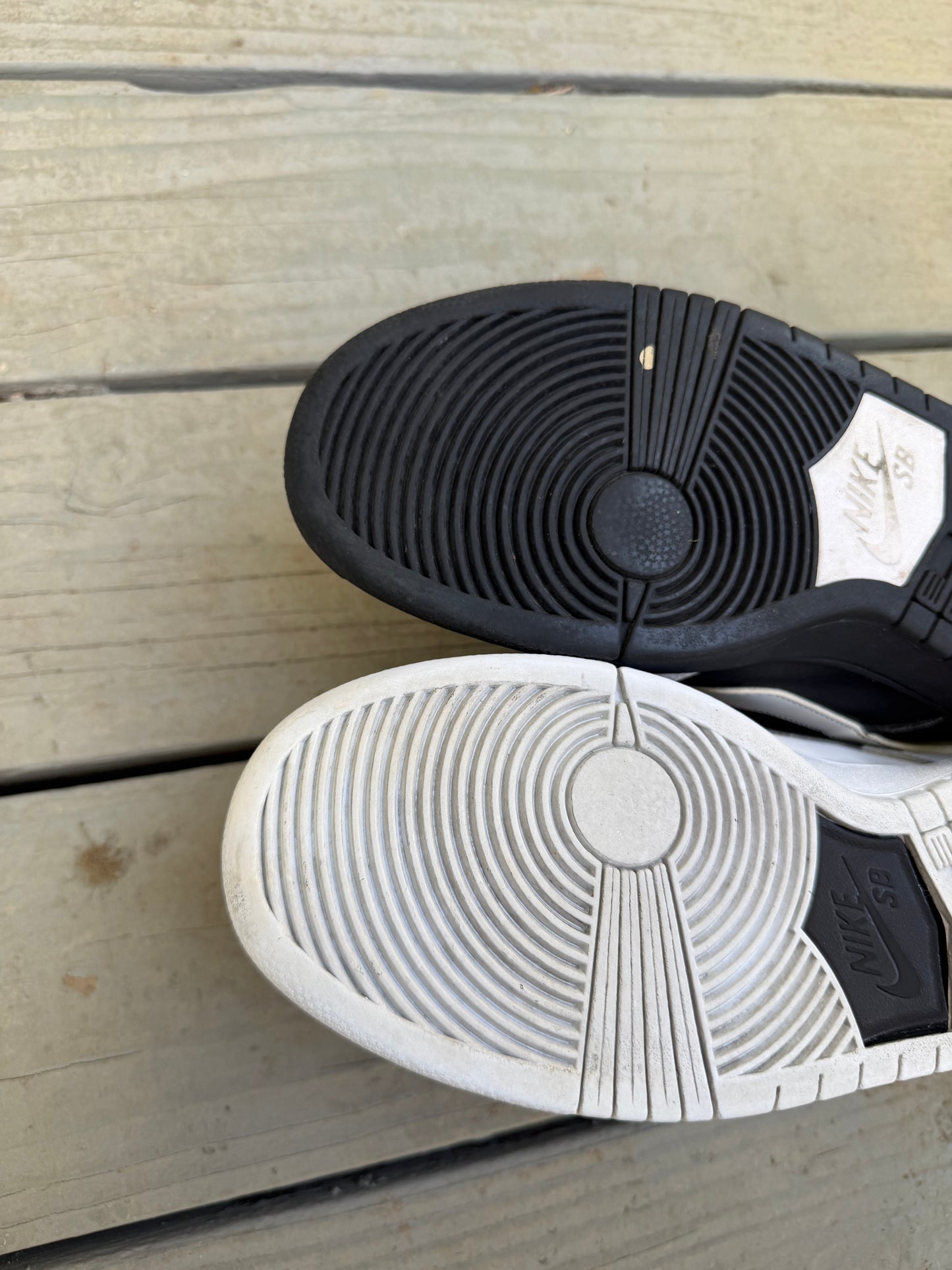 Size 9.5 - Nike Dunk Low Premium SB Yin Yang
