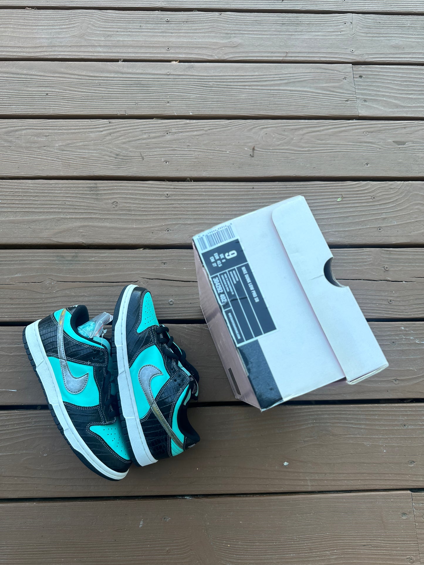 Size 9 - Nike SB Dunk Low Pro x Diamond Supply Co. Tiffany