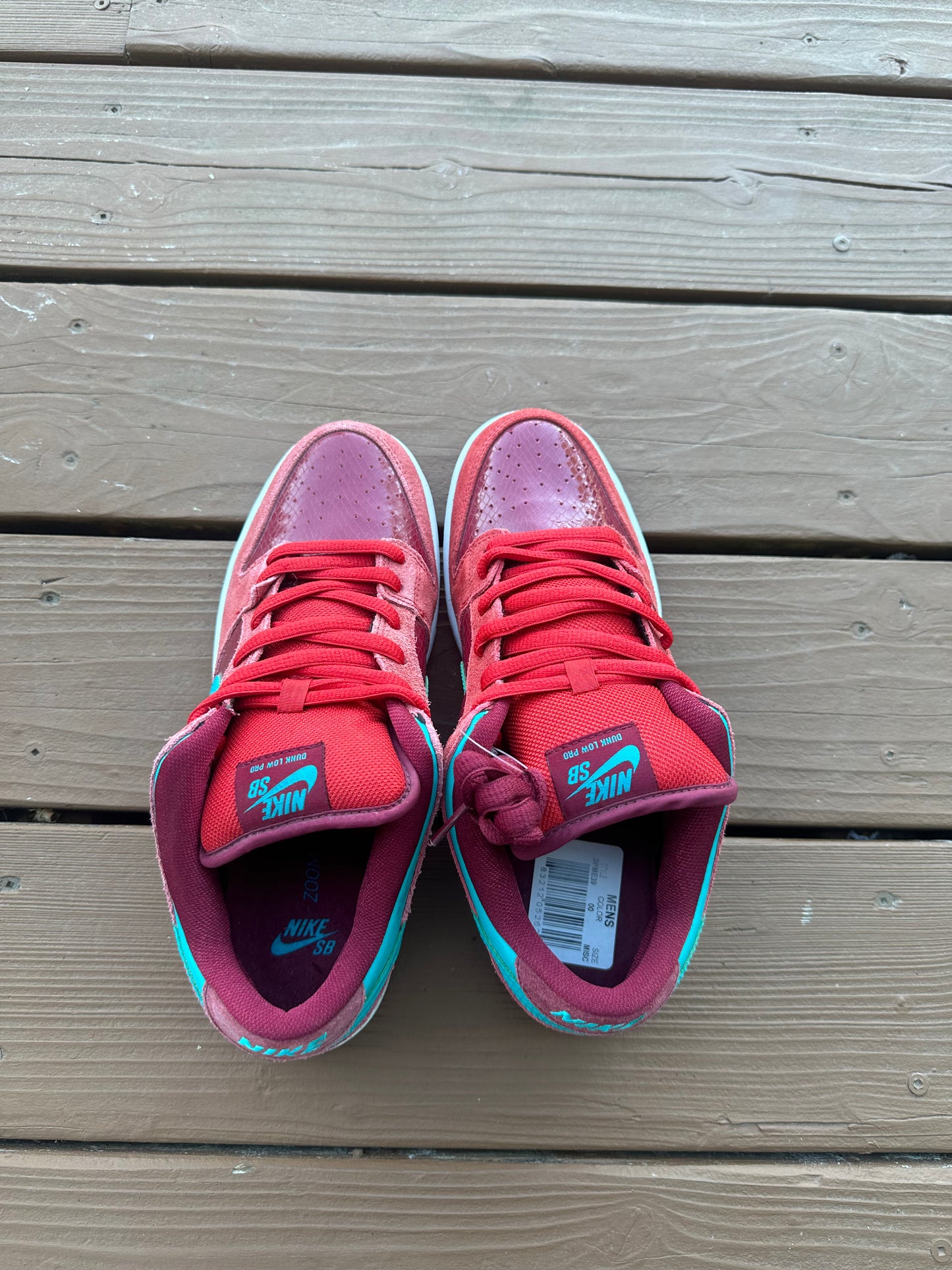 Size 9 - Nike Dunk Low Pro SB Brickhouse Turbo Green SAMPLE