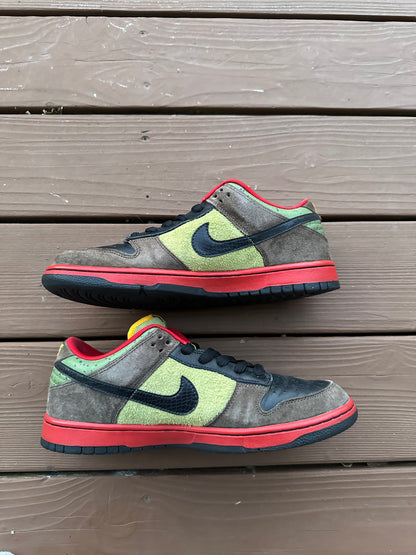 Size 10.5 - Nike Dunk Low Premium SB Asparagus